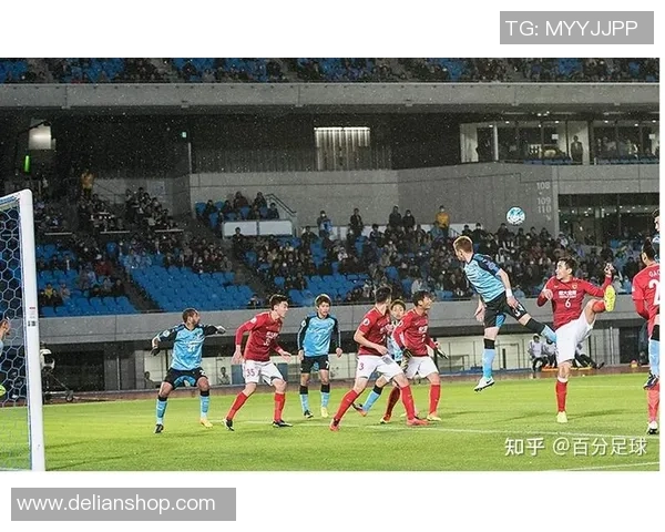 足球明星握手转场视频揭秘背后故事与精彩瞬间的完美结合